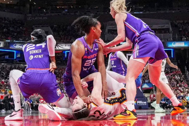 Alyssa Thomas suspendue après son vilain geste sur Caitlin Clark