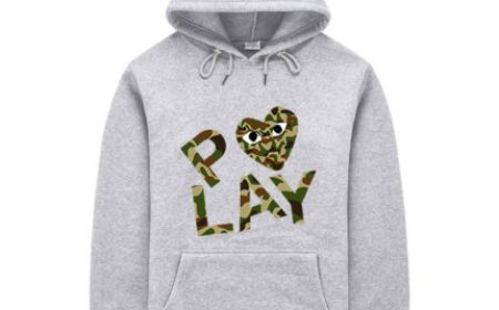 A Journey Through Comme des Garçons’ Most Iconic Runway Moments