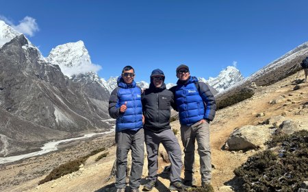 How to Stay Connected: Phone and Internet on the Everest Base Camp Route